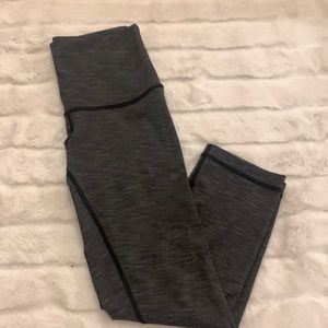 Lulu Aligned Capris
